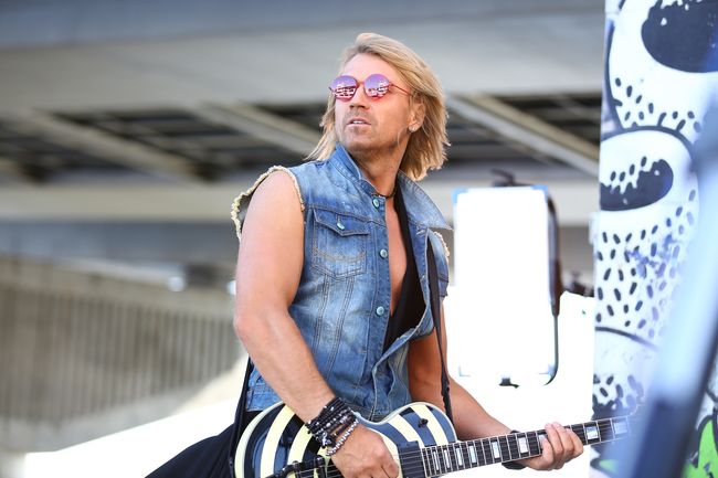 Олег Винник в новом клипе &quot;Як жити без тебе&quot;